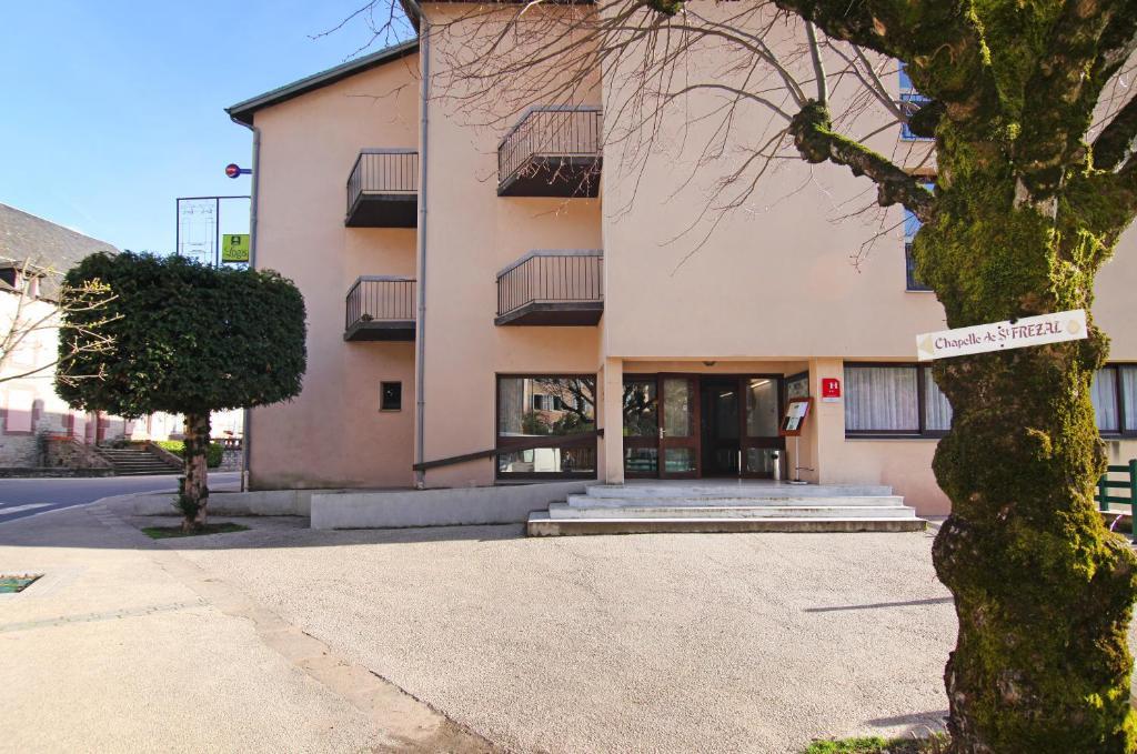 Logis Hotel Restaurant Du Commerce La Canourgue Εξωτερικό φωτογραφία