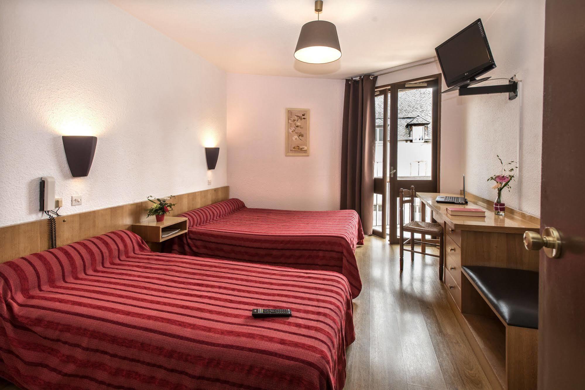 Logis Hotel Restaurant Du Commerce La Canourgue Εξωτερικό φωτογραφία