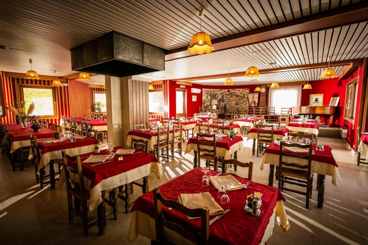 Logis Hotel Restaurant Du Commerce La Canourgue Δωμάτιο φωτογραφία
