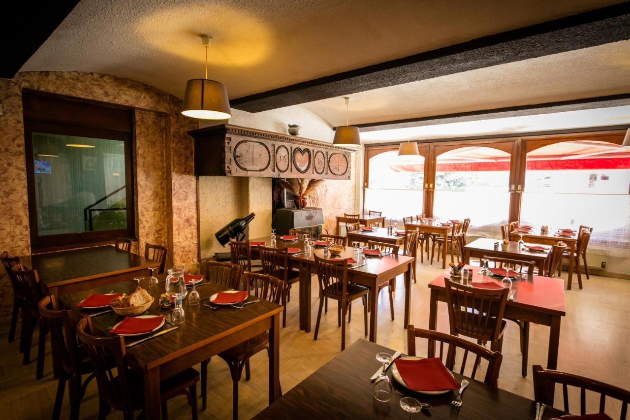 Logis Hotel Restaurant Du Commerce La Canourgue Εξωτερικό φωτογραφία